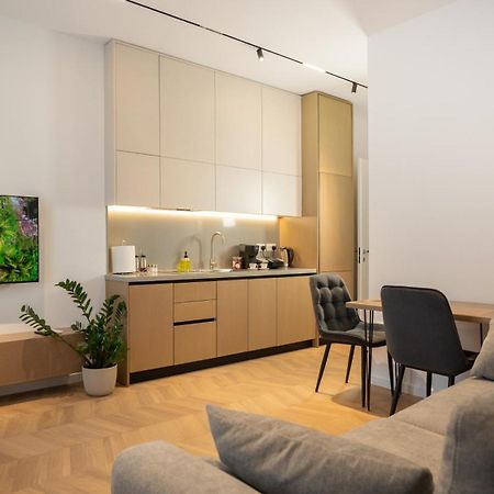 Albani'S Apartment Тирана Экстерьер фото