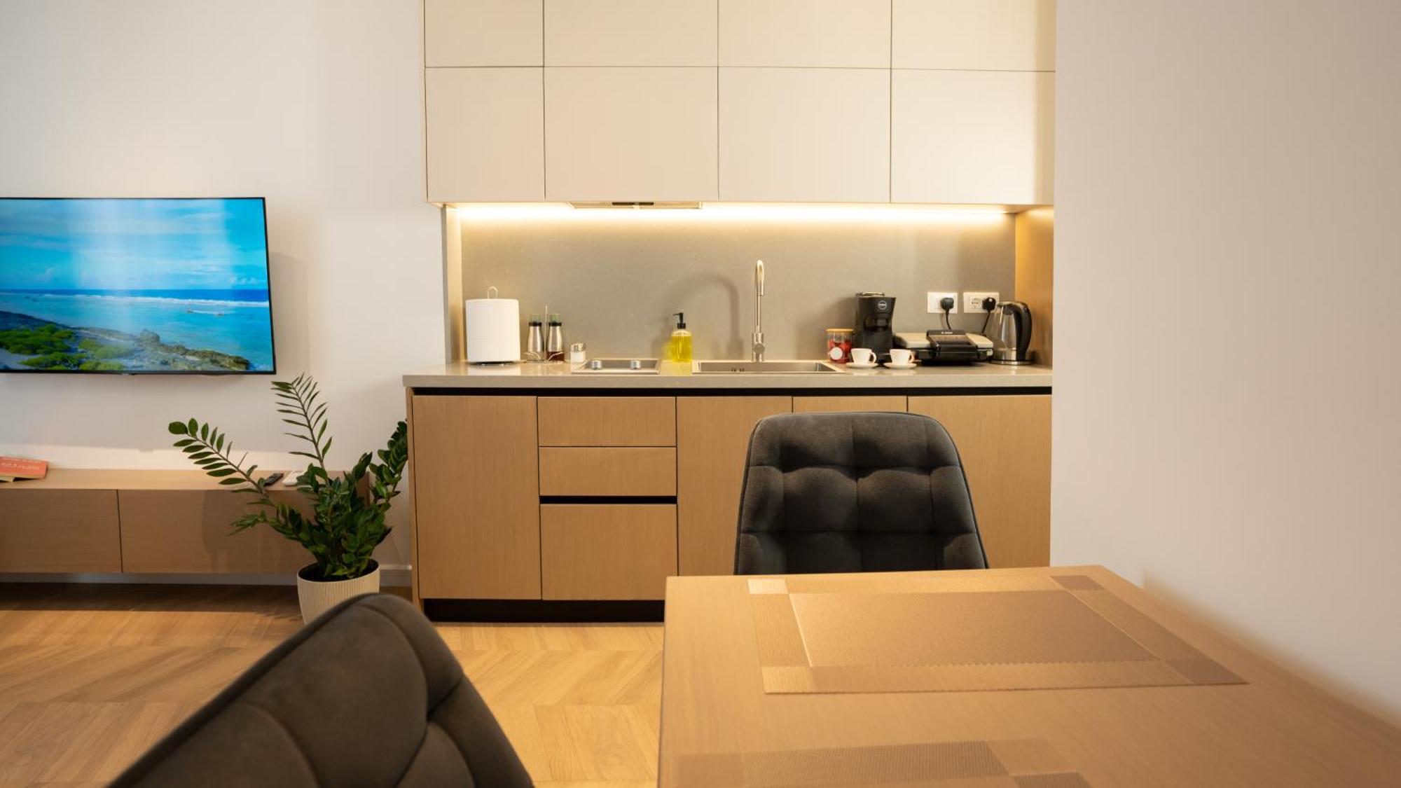 Albani'S Apartment Тирана Экстерьер фото